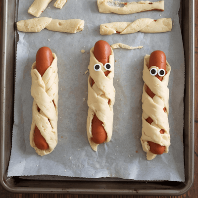 Mummy Hot Dogs for edible Halloween crafts 2025